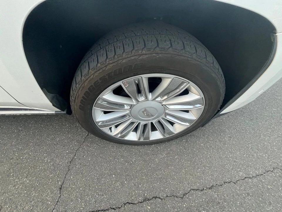 2018 Cadillac Escalade 4th Gen - Image 16 of 21