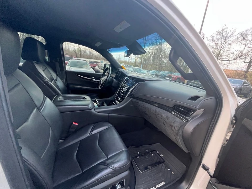 2018 Cadillac Escalade 4th Gen - Image 11 of 21