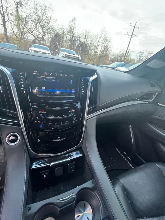 2018 Cadillac Escalade 4th Gen - Image 15 of 21