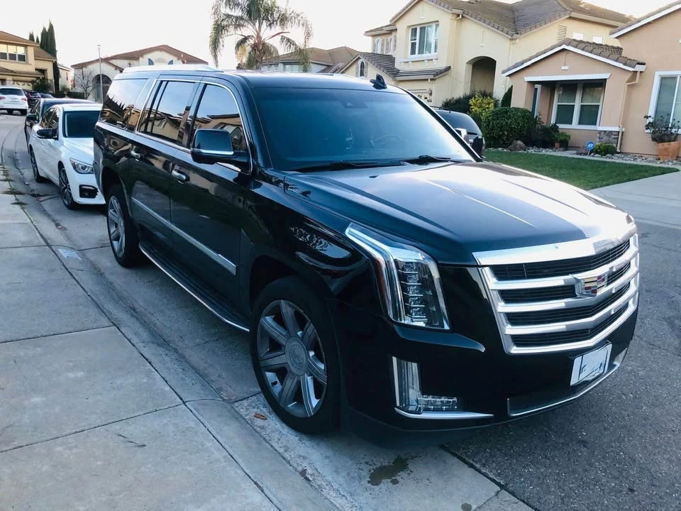 2018 Cadillac Escalade 4th Gen - Image 9 of 10