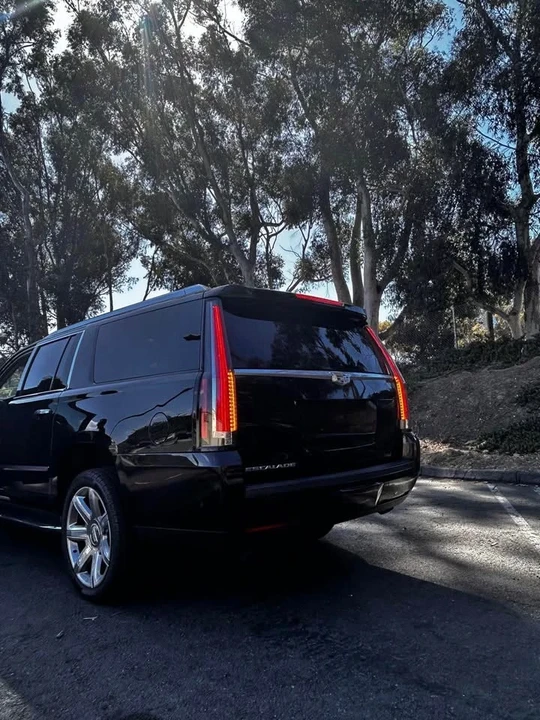 2018 Cadillac Escalade 4th Gen - Image 5 of 10