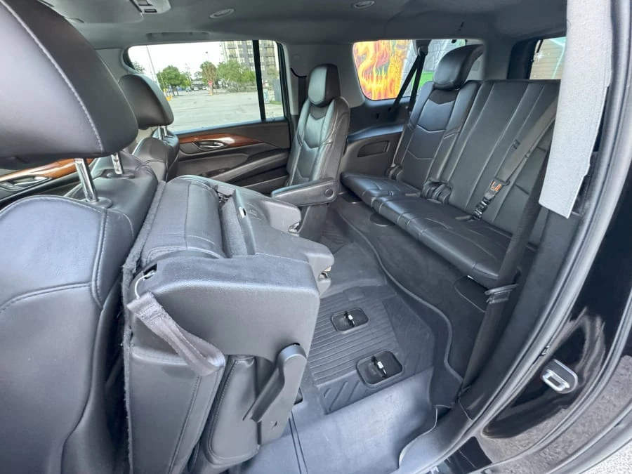 2018 Cadillac Escalade 4th Gen - Image 29 of 31