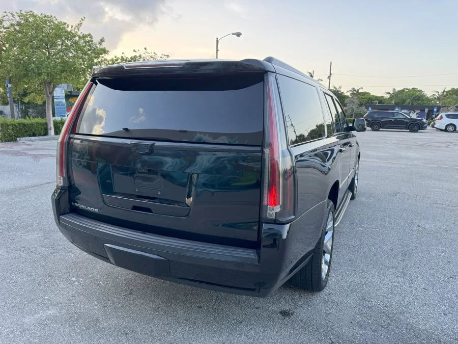 2018 Cadillac Escalade 4th Gen - Image 3 of 31