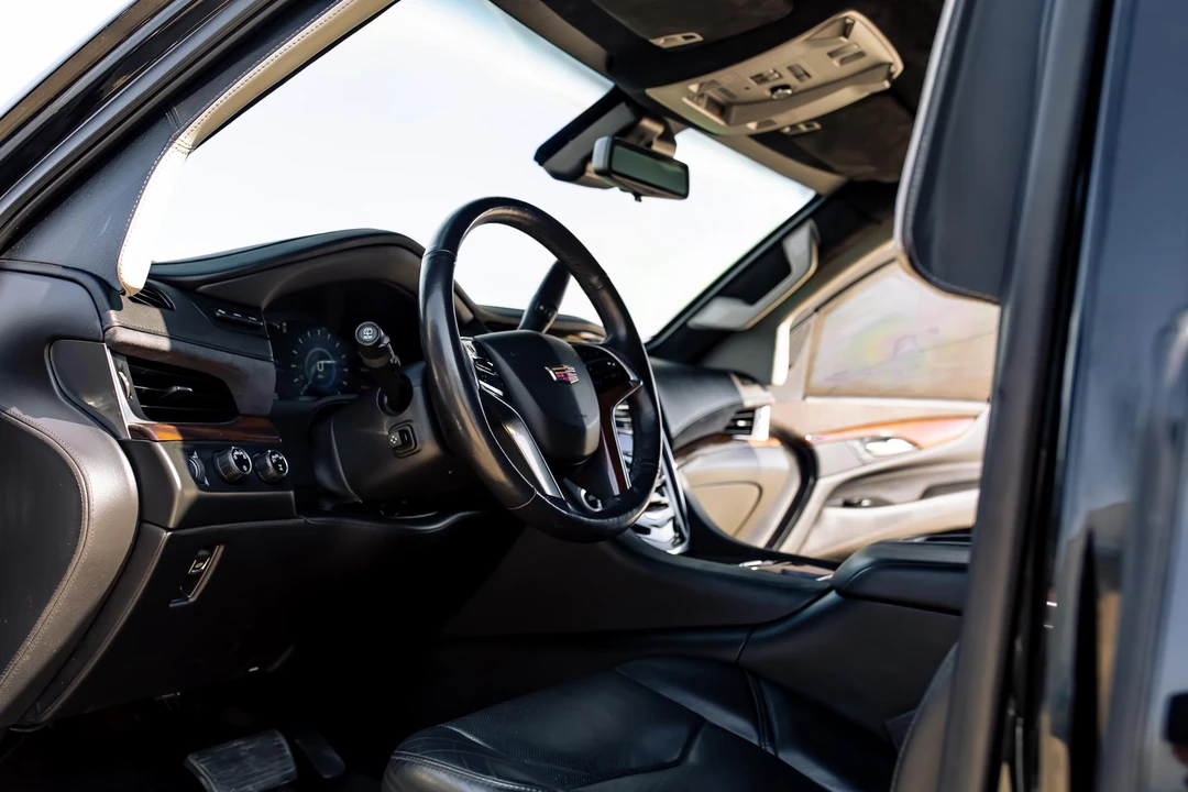 2018 Cadillac Escalade 4th Gen - Image 26 of 31