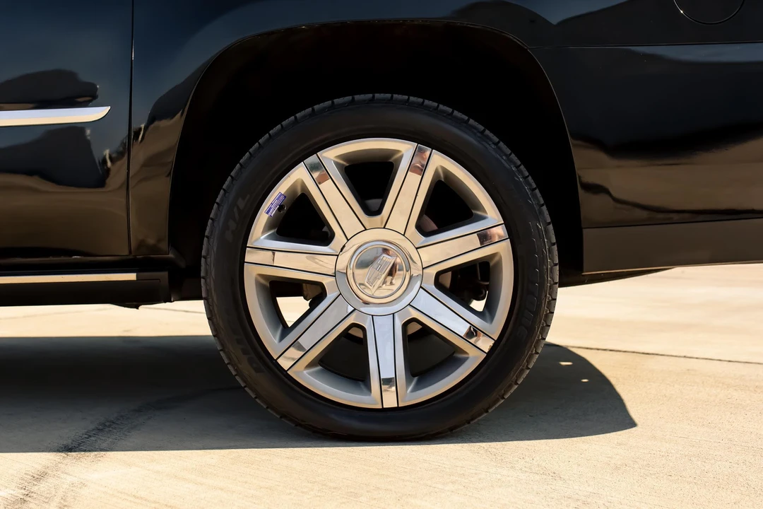 2018 Cadillac Escalade 4th Gen - Image 23 of 31