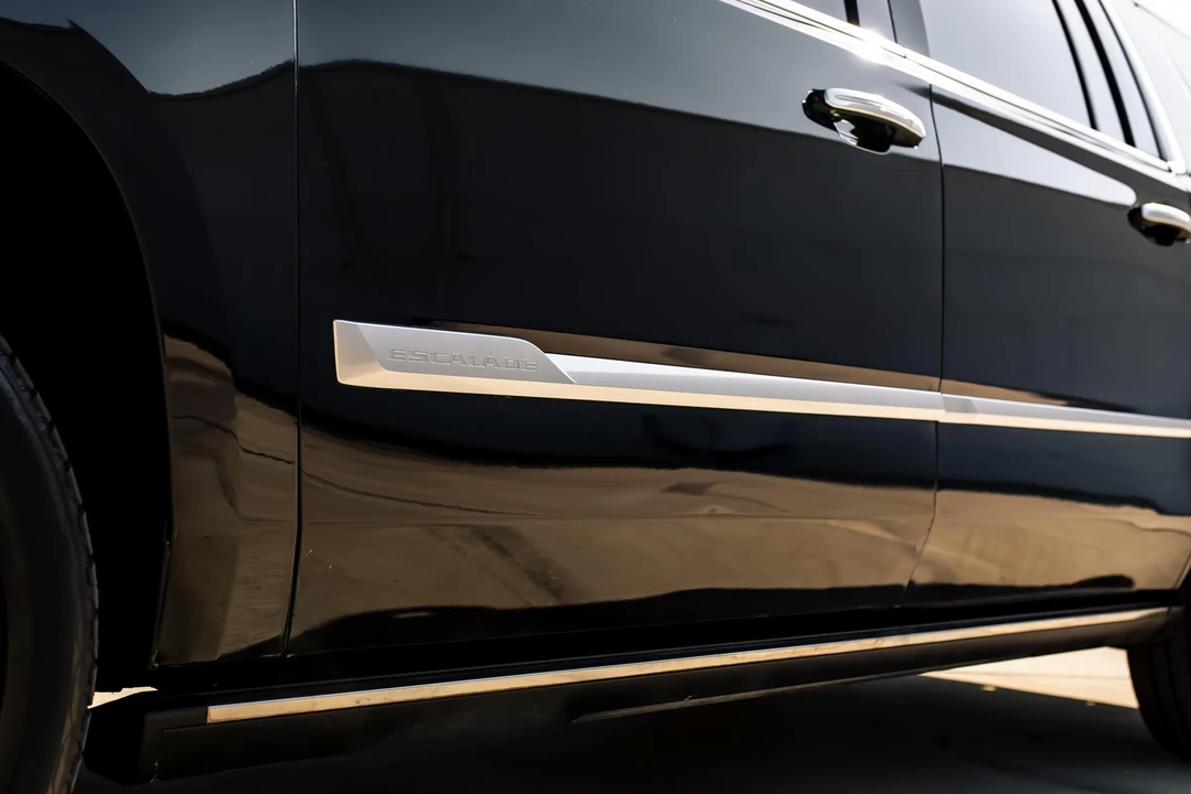 2018 Cadillac Escalade 4th Gen - Image 17 of 31