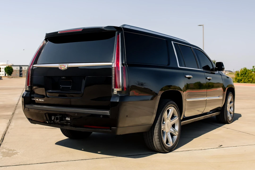 2018 Cadillac Escalade 4th Gen - Image 11 of 31