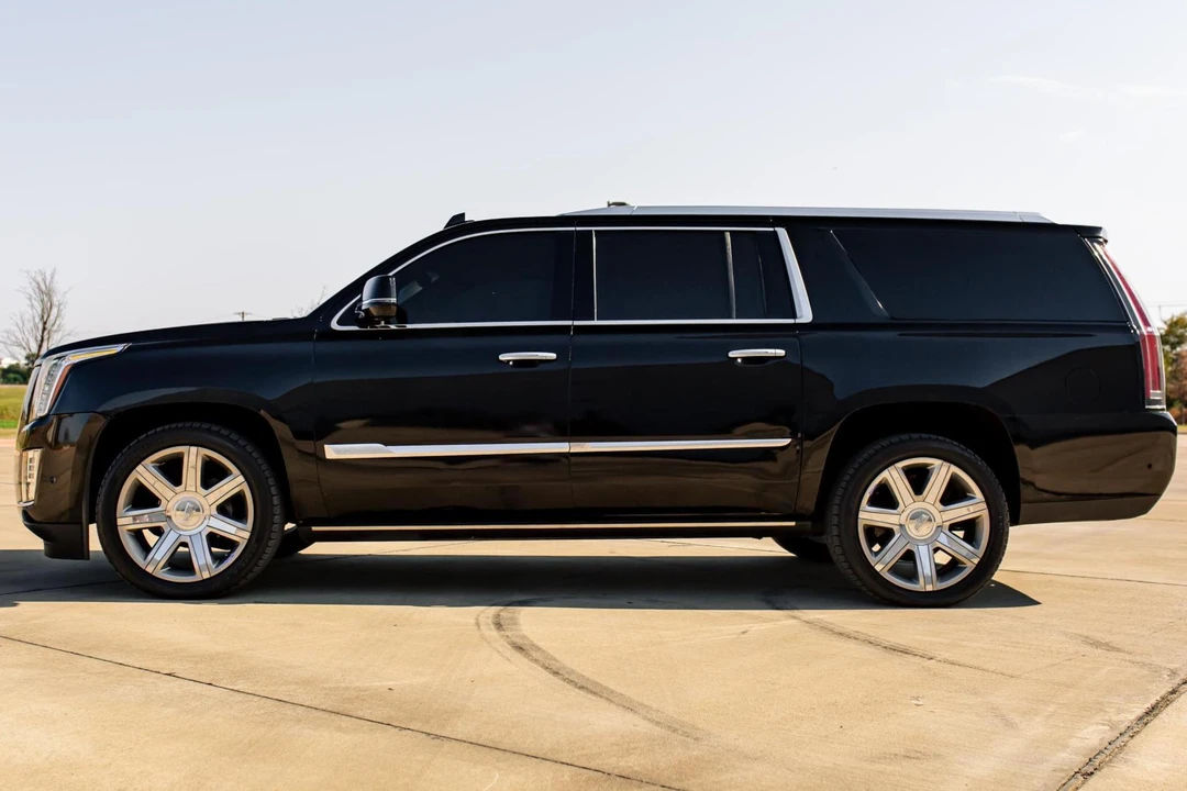 2018 Cadillac Escalade 4th Gen - Image 3 of 31
