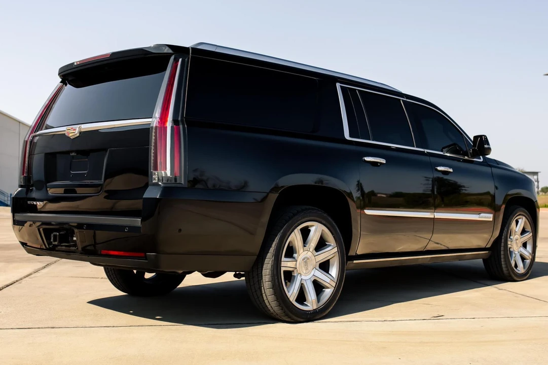 2018 Cadillac Escalade 4th Gen - Image 4 of 31