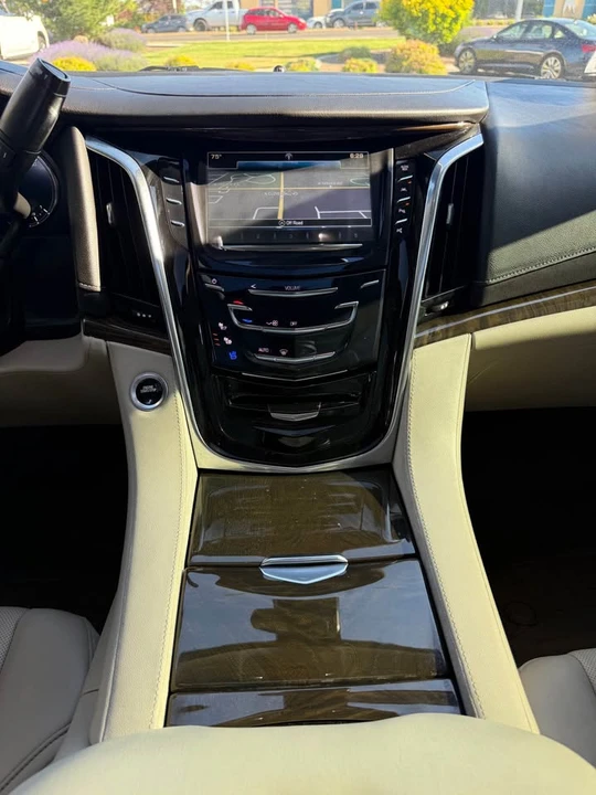 2018 Cadillac Escalade 4th Gen - Image 18 of 21