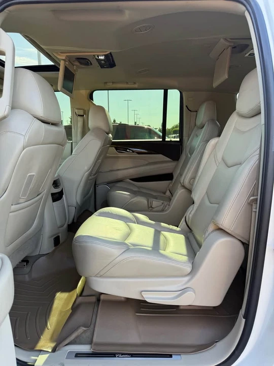 2018 Cadillac Escalade 4th Gen - Image 10 of 21