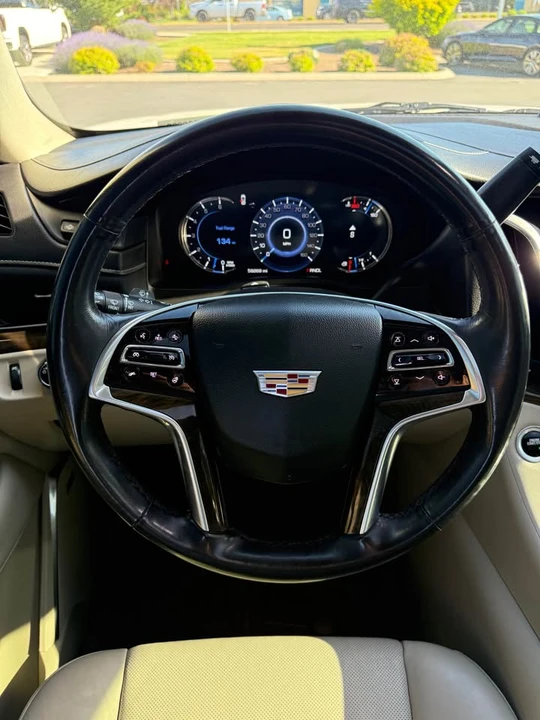 2018 Cadillac Escalade 4th Gen - Image 19 of 21