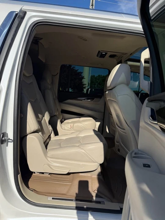 2018 Cadillac Escalade 4th Gen - Image 15 of 21