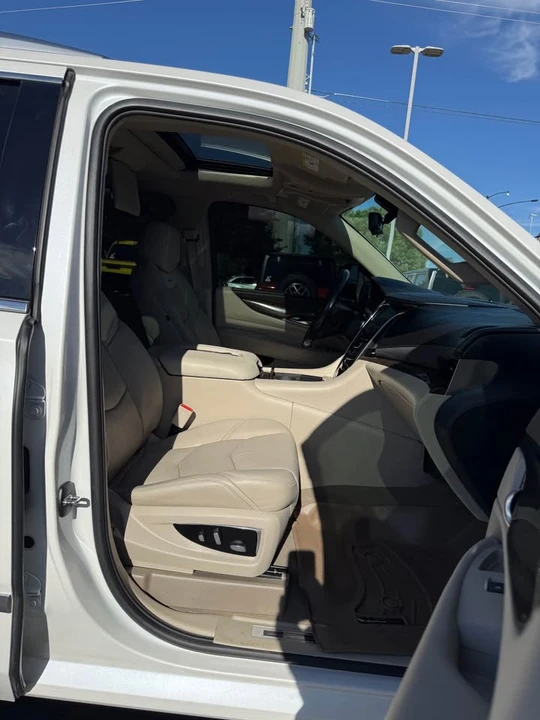 2018 Cadillac Escalade 4th Gen - Image 16 of 21