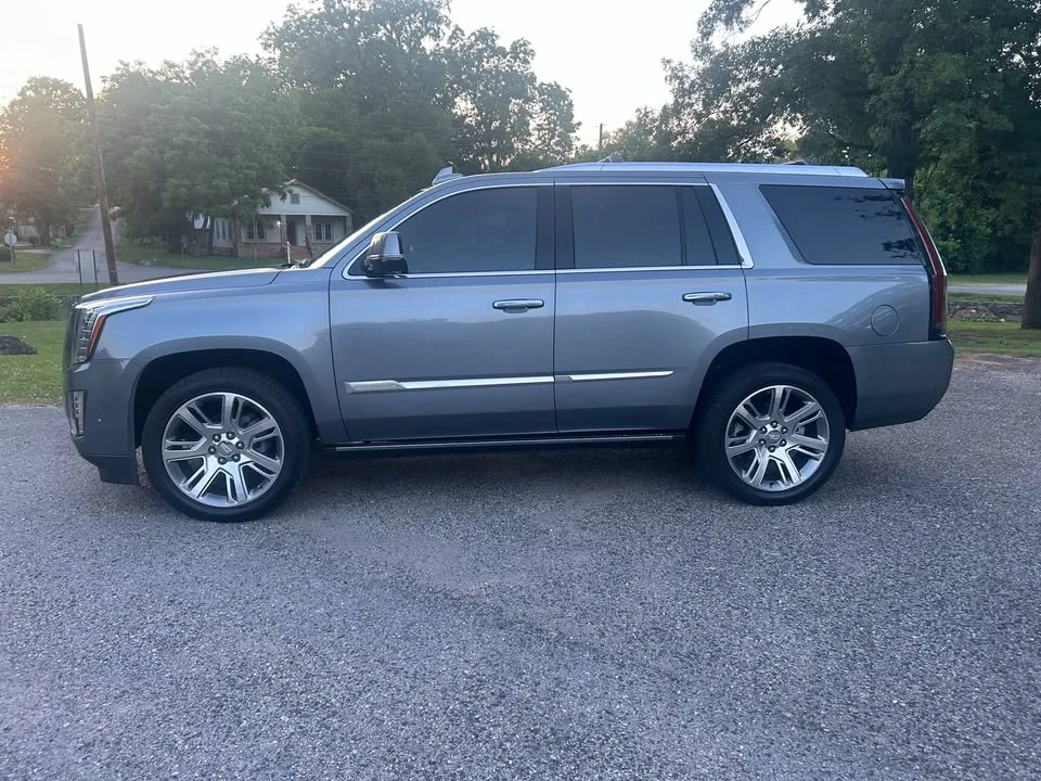 2018 Cadillac Escalade 4th Gen - Image 2 of 21