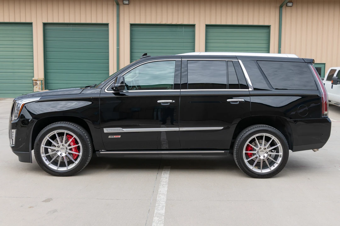 2018 Cadillac Escalade 4th Gen - Image 17 of 31