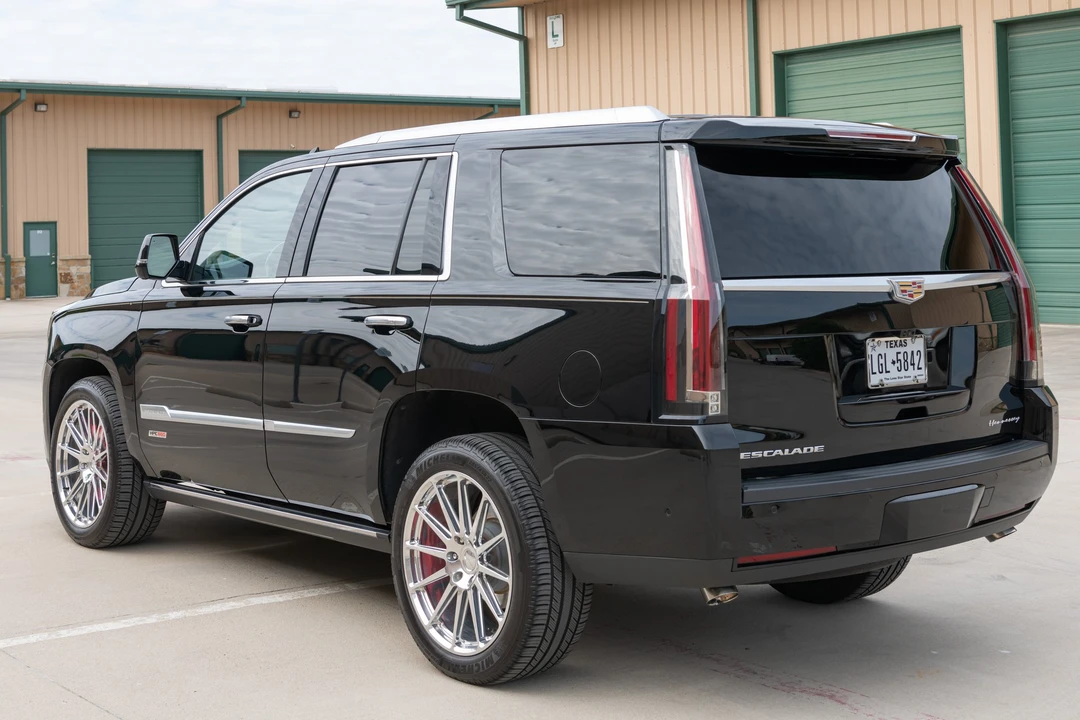 2018 Cadillac Escalade 4th Gen - Image 15 of 31