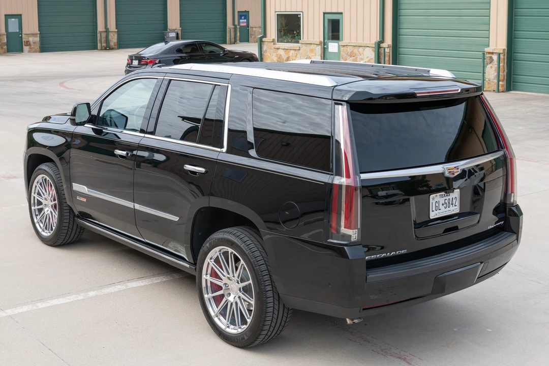 2018 Cadillac Escalade 4th Gen - Image 16 of 31