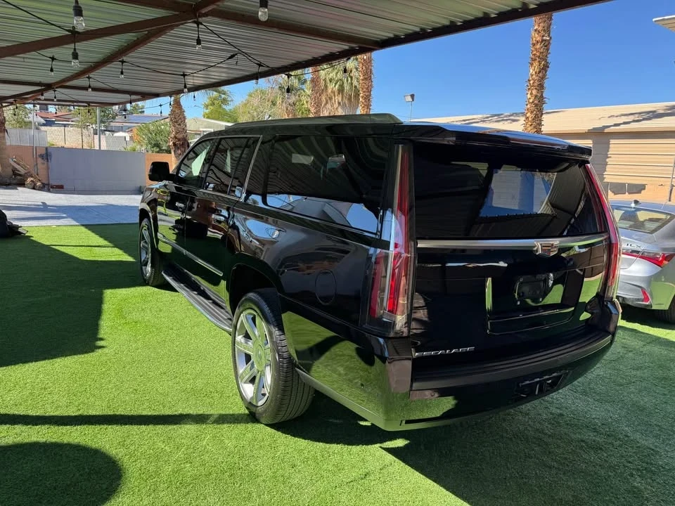 2018 Cadillac Escalade 4th Gen - Image 10 of 15