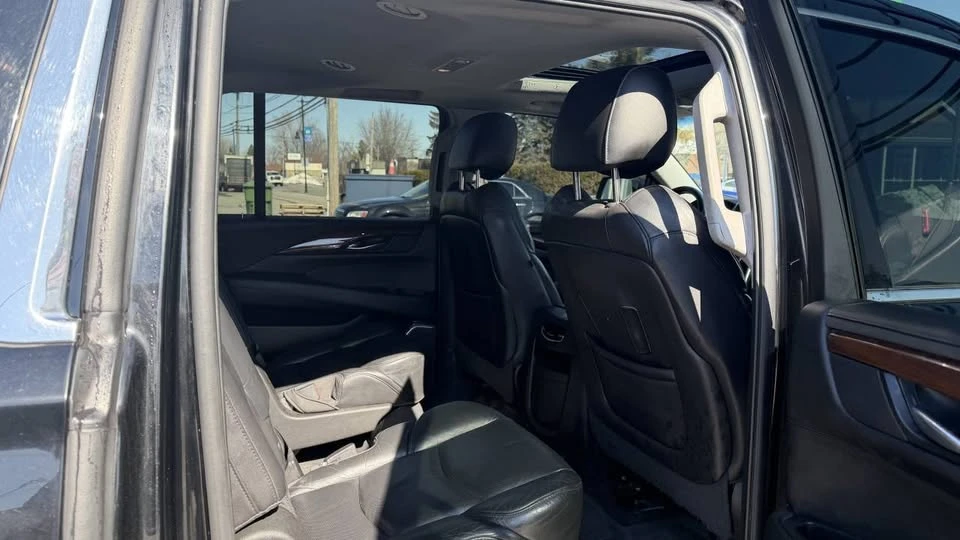 2018 Cadillac Escalade 4th Gen - Image 9 of 18
