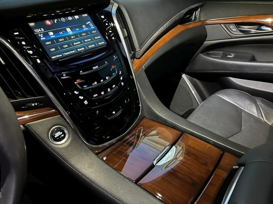 2018 Cadillac Escalade 4th Gen - Image 24 of 31