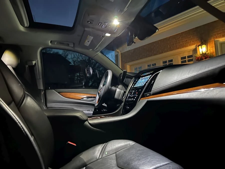 2018 Cadillac Escalade 4th Gen - Image 27 of 31