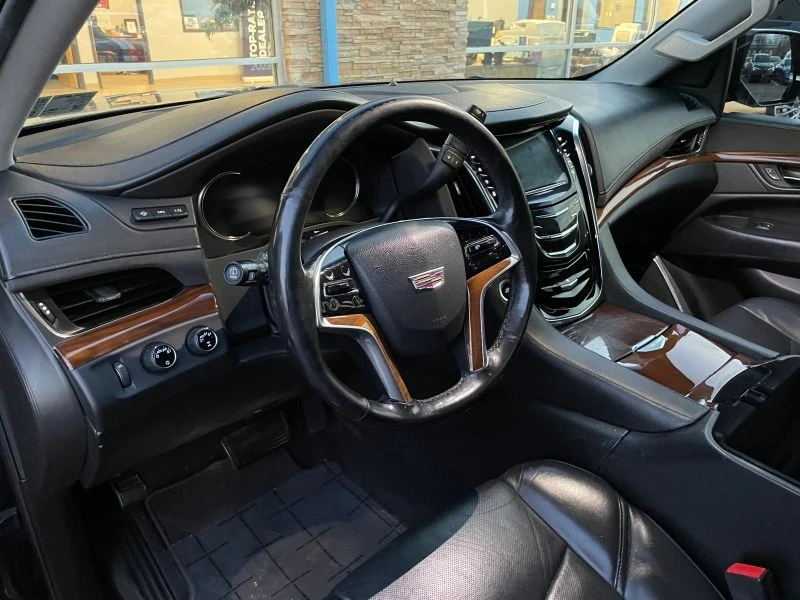 2018 Cadillac Escalade 4th Gen - Image 2 of 12