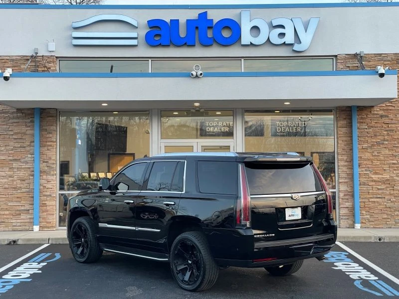 2018 Cadillac Escalade 4th Gen - Image 9 of 12