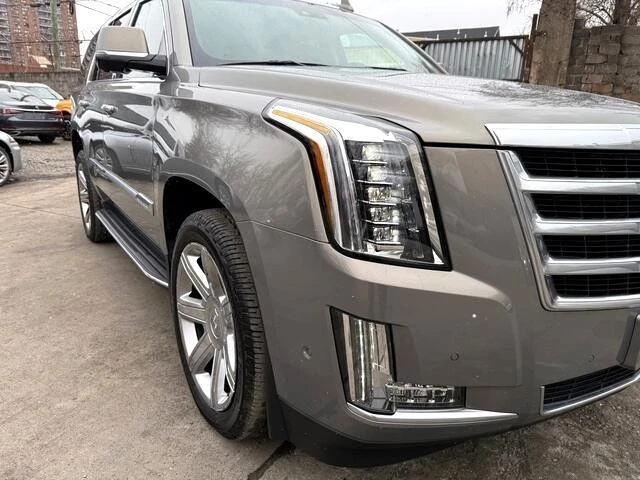 2018 Cadillac Escalade 4th Gen - Image 17 of 21