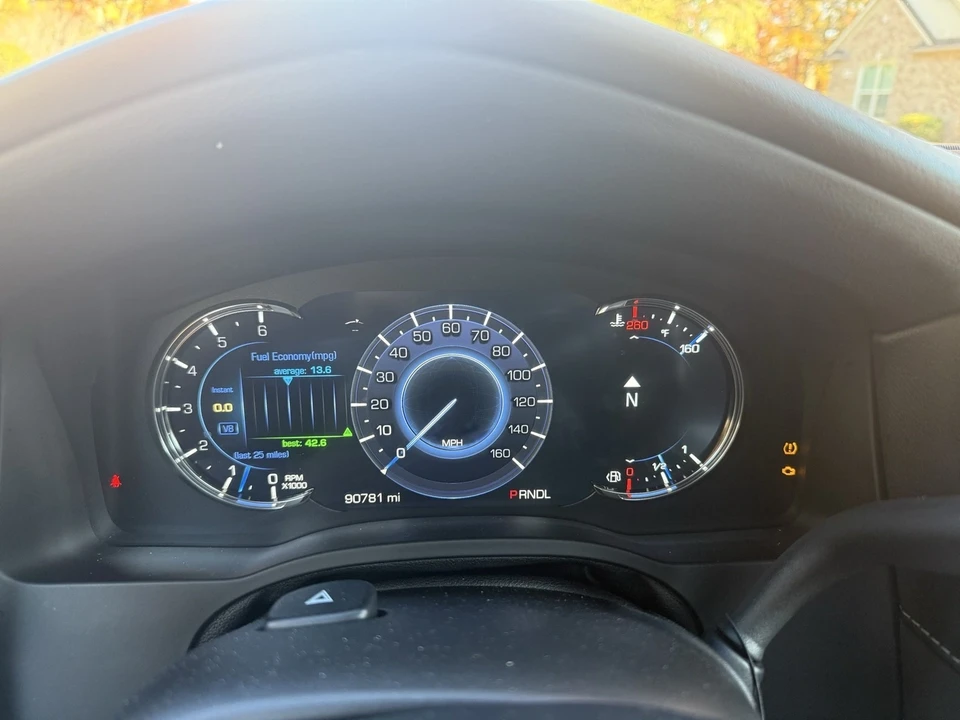 2018 Cadillac Escalade 4th Gen - Image 17 of 19