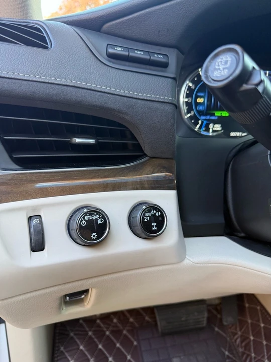 2018 Cadillac Escalade 4th Gen - Image 10 of 19
