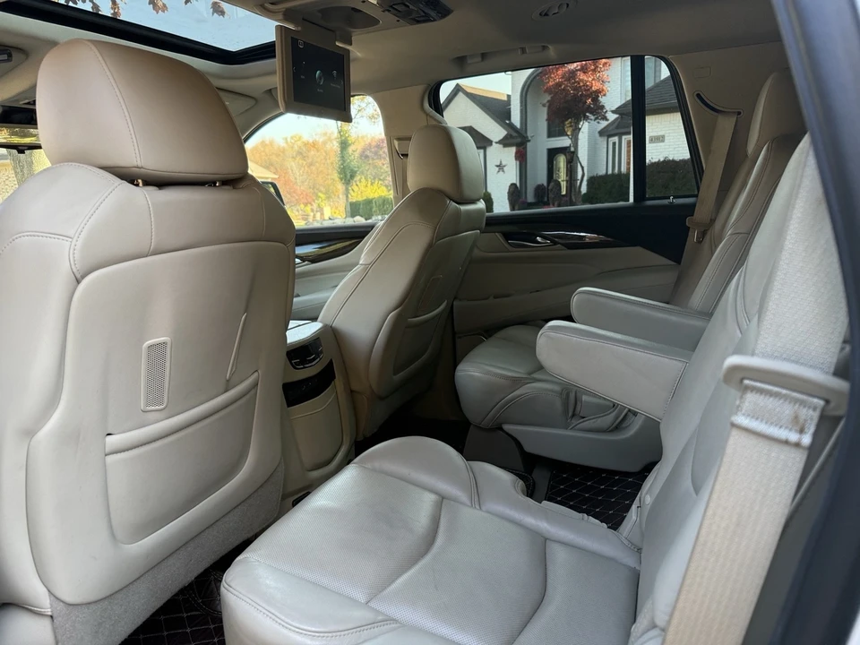 2018 Cadillac Escalade 4th Gen - Image 14 of 19