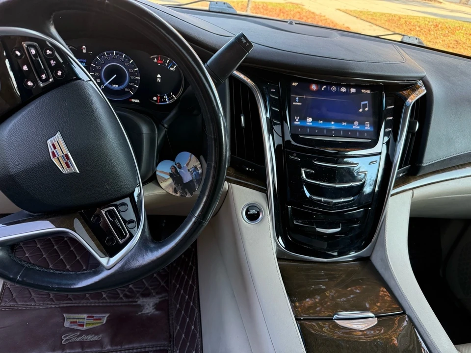 2018 Cadillac Escalade 4th Gen - Image 19 of 19