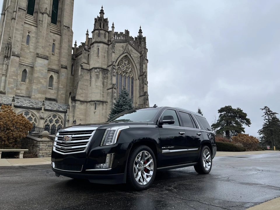 2018 Cadillac Escalade 4th Gen - Image 3 of 31
