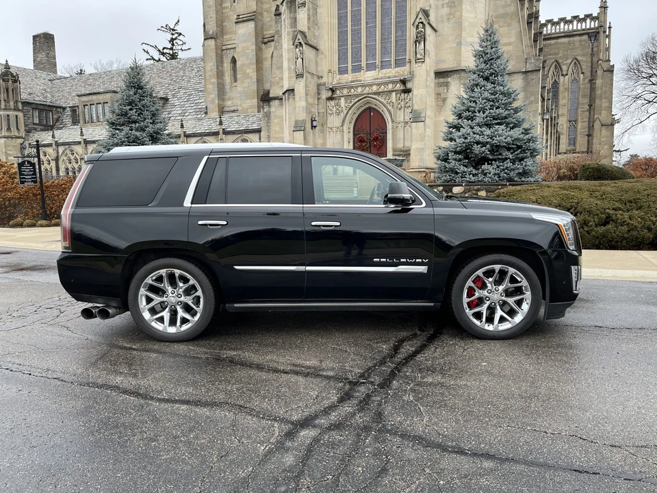 2018 Cadillac Escalade 4th Gen - Image 15 of 31