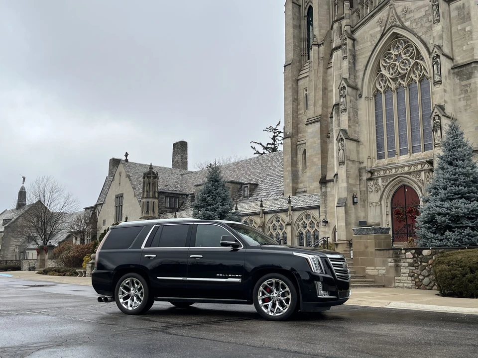 2018 Cadillac Escalade 4th Gen - Image 16 of 31