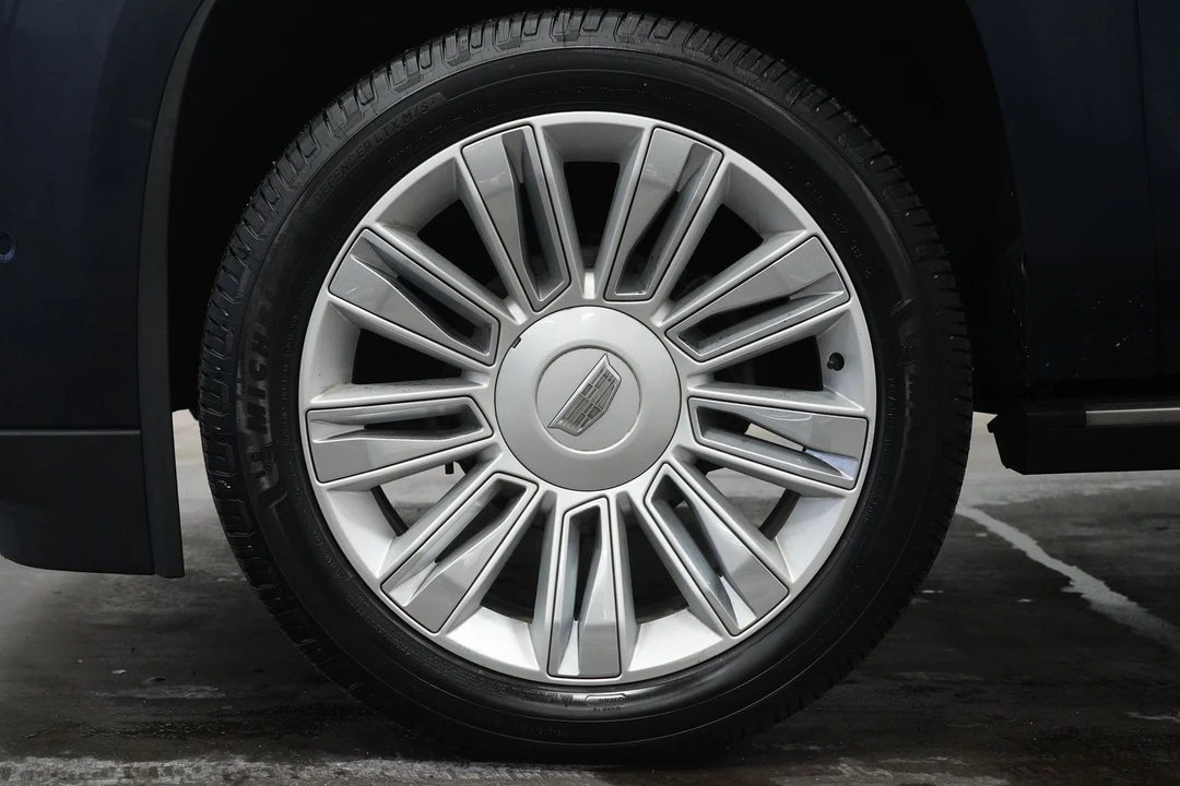 2018 Cadillac Escalade 4th Gen - Image 10 of 12