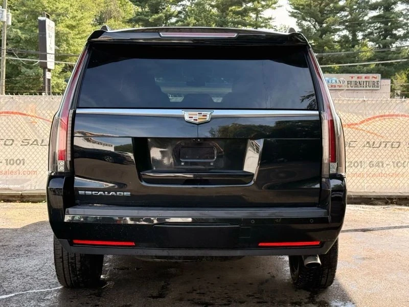 2018 Cadillac Escalade 4th Gen - Image 10 of 12