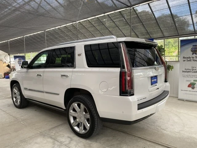 2018 Cadillac Escalade 4th Gen - Image 19 of 21