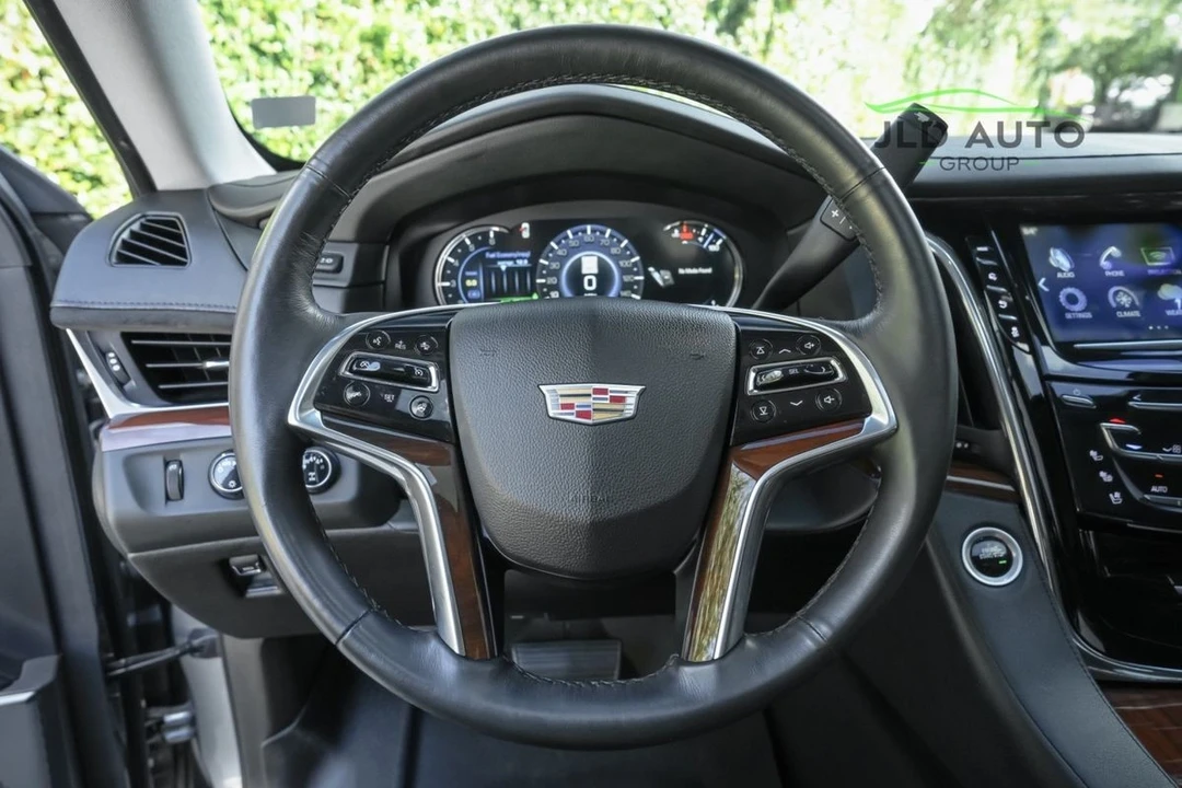 2018 Cadillac Escalade 4th Gen - Image 15 of 21