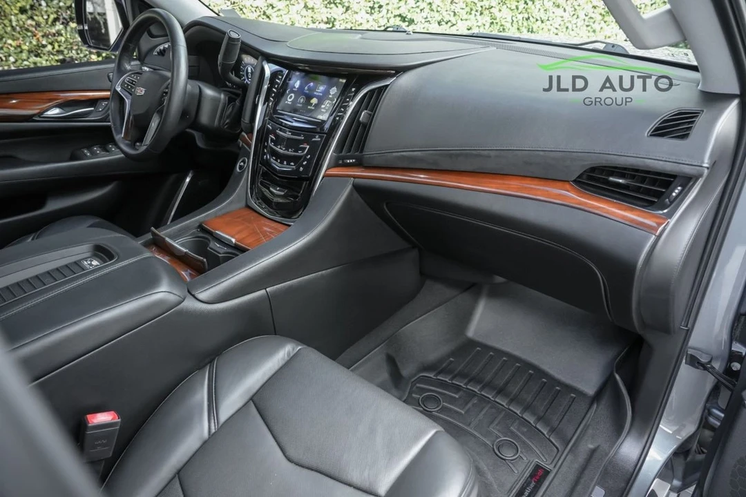 2018 Cadillac Escalade 4th Gen - Image 13 of 21