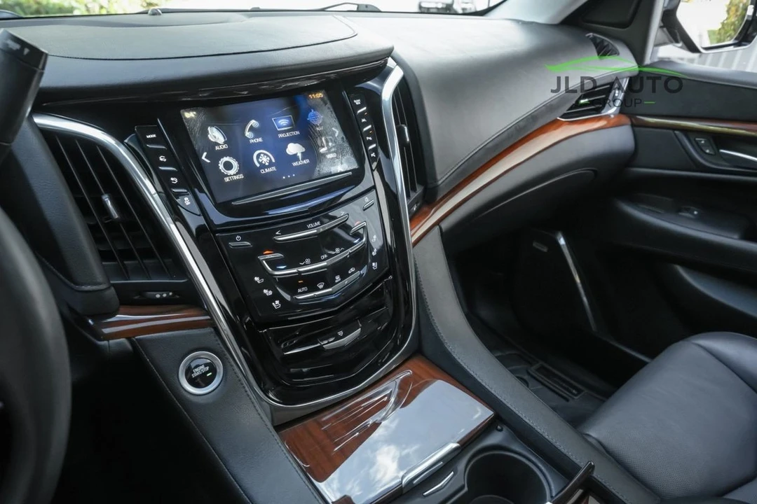 2018 Cadillac Escalade 4th Gen - Image 17 of 21