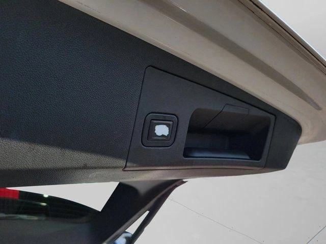 2018 Cadillac XT5 - Image 9 of 14
