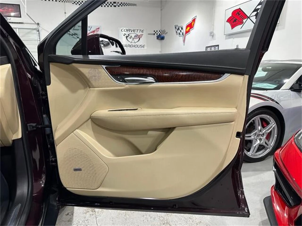 2018 Cadillac XT5 - Image 25 of 30