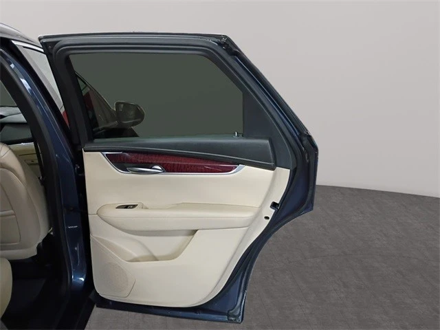 2018 Cadillac XT5 - Image 18 of 21