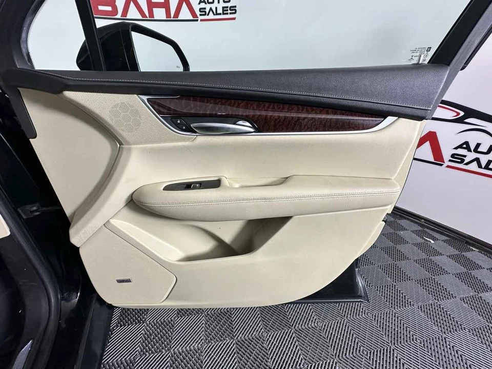 2018 Cadillac XT5 - Image 16 of 21