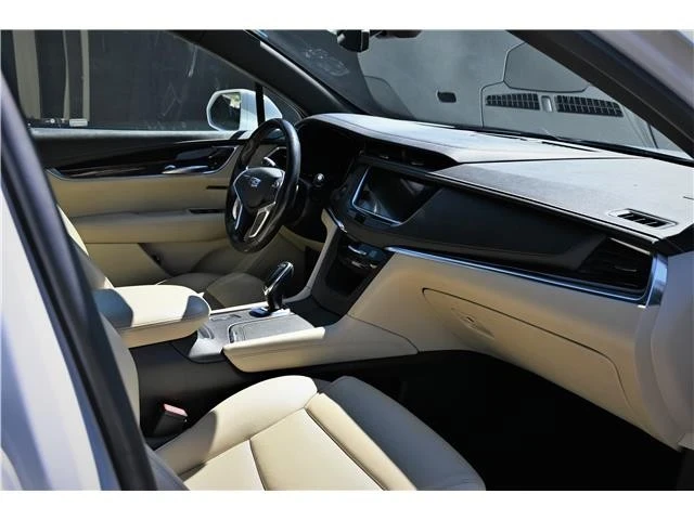 2018 Cadillac XT5 - Image 16 of 21