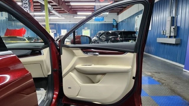2018 Cadillac XT5 - Image 11 of 12