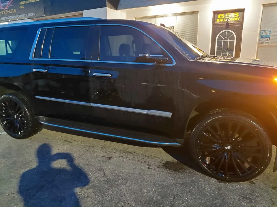 2018 Cadillac Escalade 4th Gen - Image 5 of 13