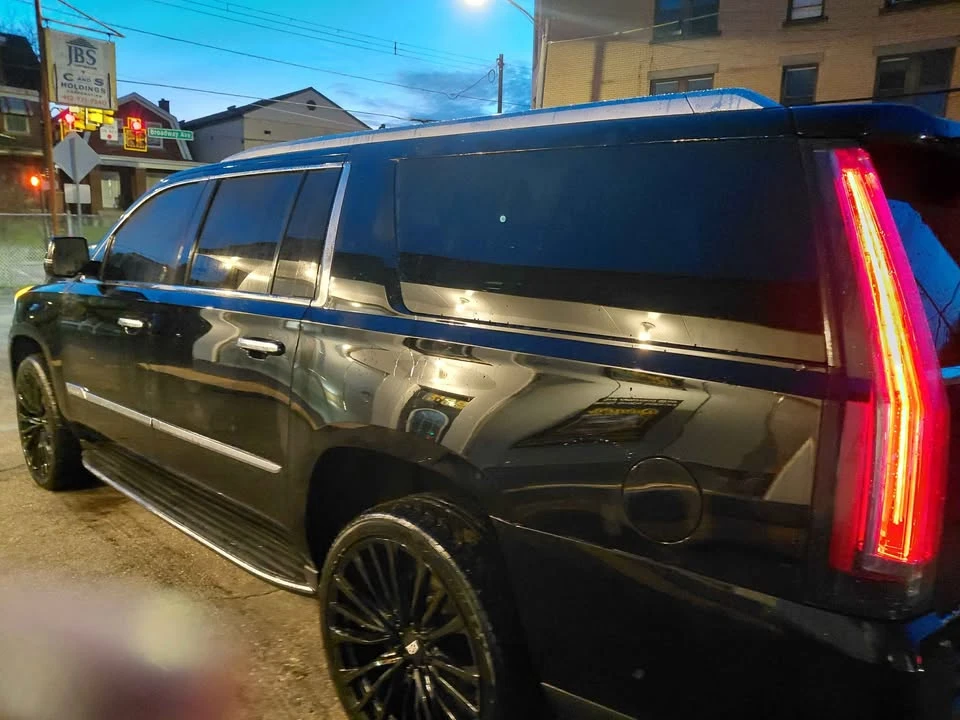 2018 Cadillac Escalade 4th Gen - Image 2 of 13